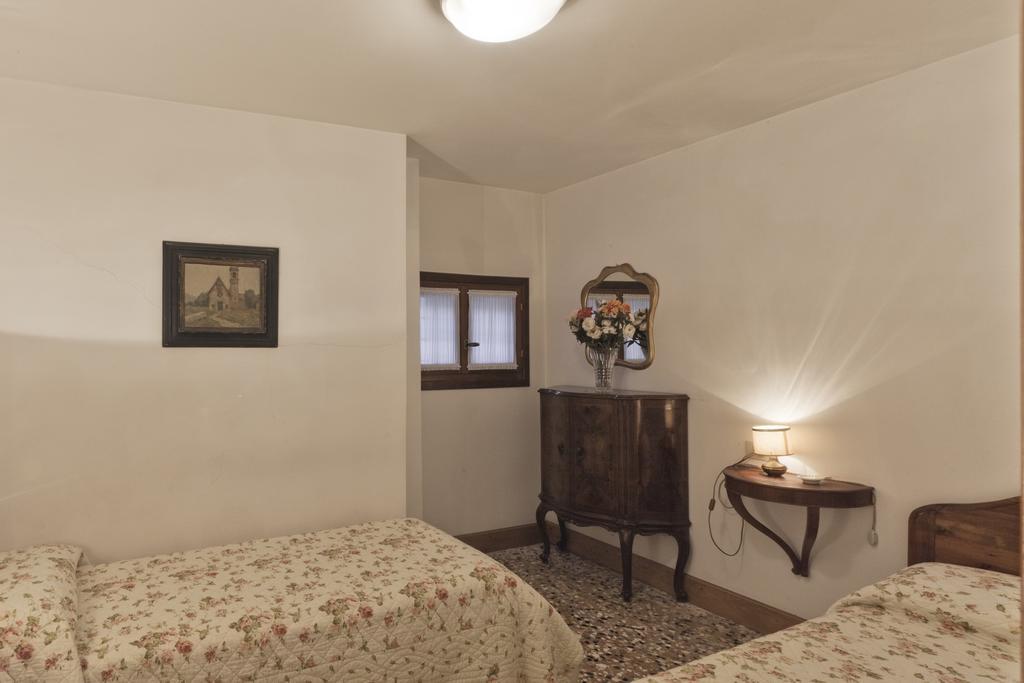 Palazzetto San Lio, Rialto Apartment Venesia Ruang foto