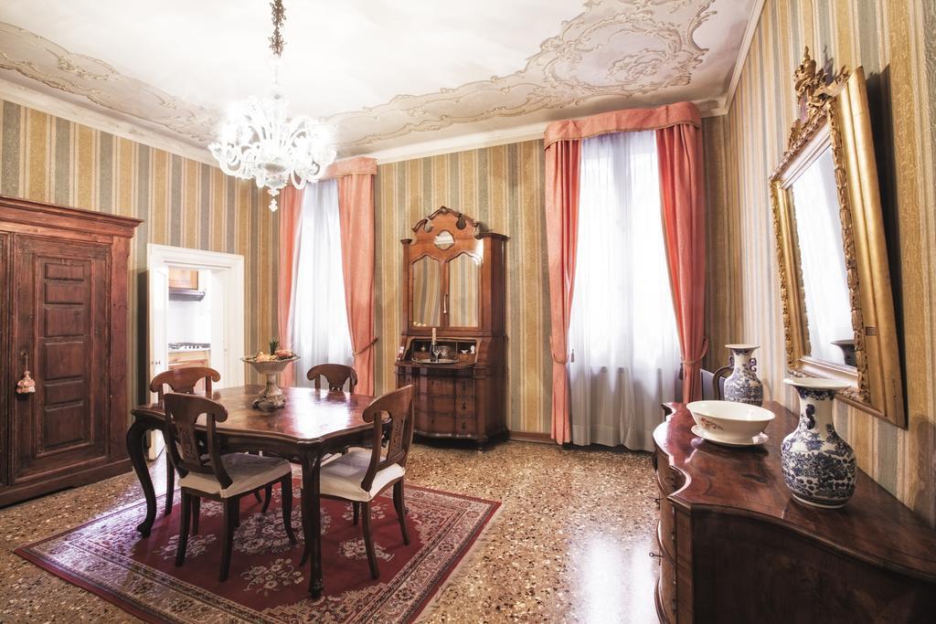 Palazzetto San Lio, Rialto Apartment Venesia Ruang foto