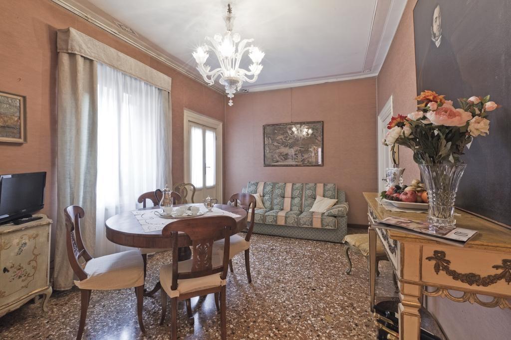 Palazzetto San Lio, Rialto Apartment Venesia Bagian luar foto