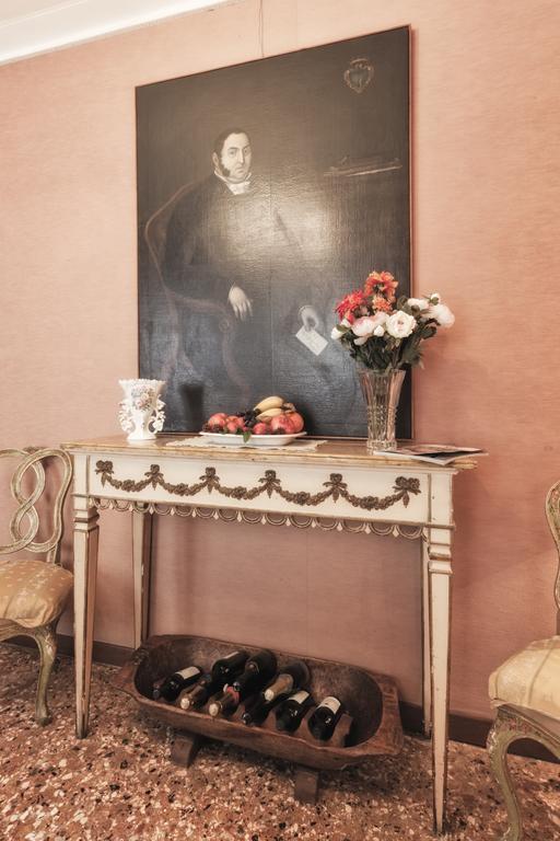 Palazzetto San Lio, Rialto Apartment Venesia Bagian luar foto